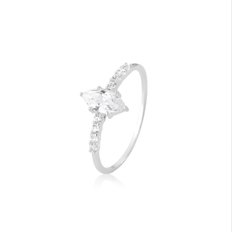 Anel Cravejado Navete 8x4mm