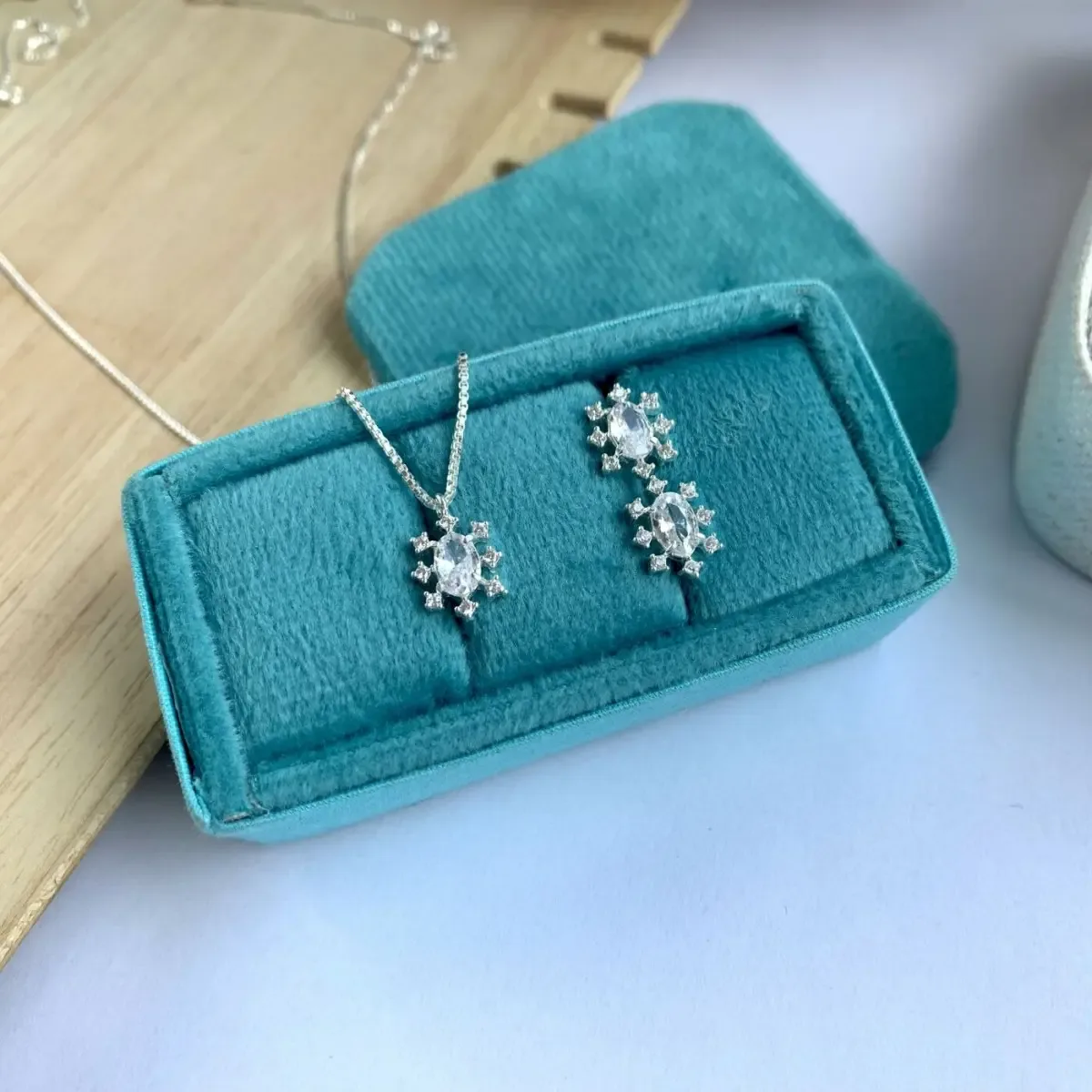 Conjunto Pedra Oval com Zircônias