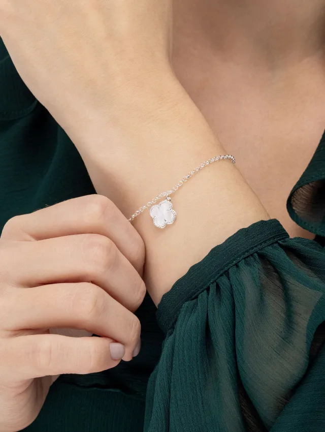 Pulseira de Prata 925 Trevo Detalhado Perolado Branco