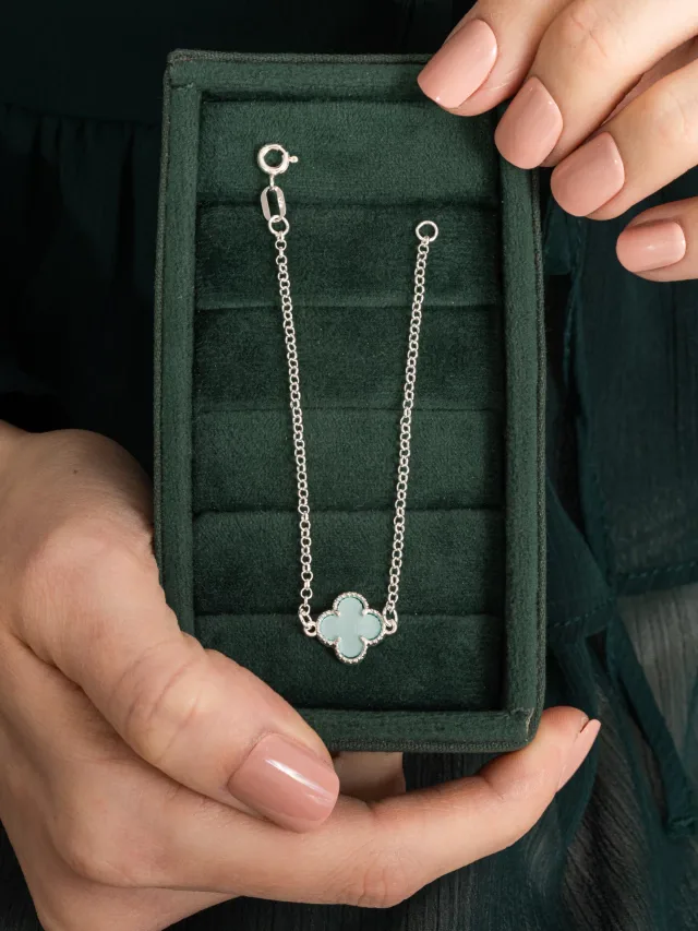 Pulseira de Prata 925 Trevo Detalhado Azul Claro Perolado Infantil