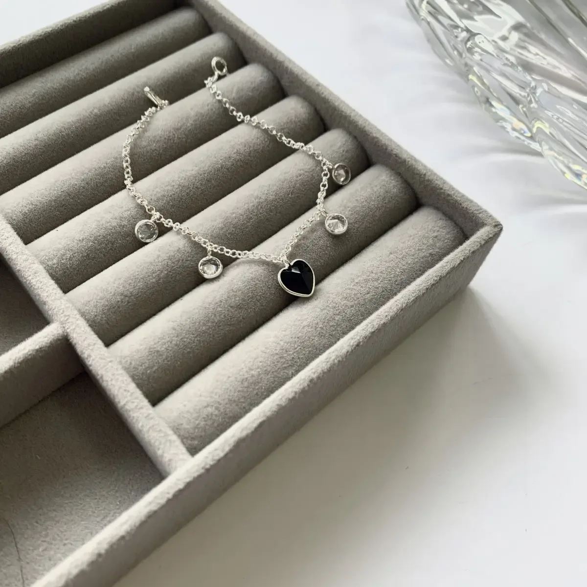 Pulseira 4 Zircônias Redondas e Coração 8mm No Meio