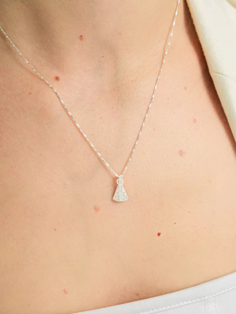 Colar de Prata 925 com Pingente Nossa Senhora Zircônias Brancas