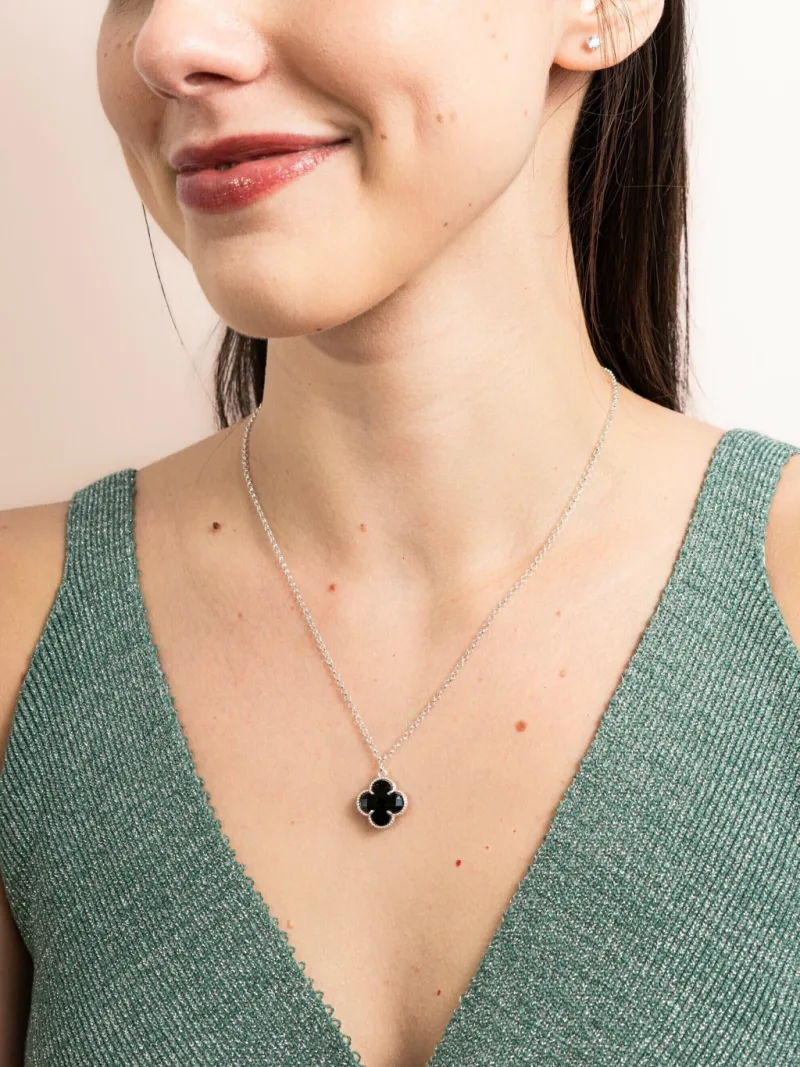 Colar de Prata 925 Trevo Detalhado Preto