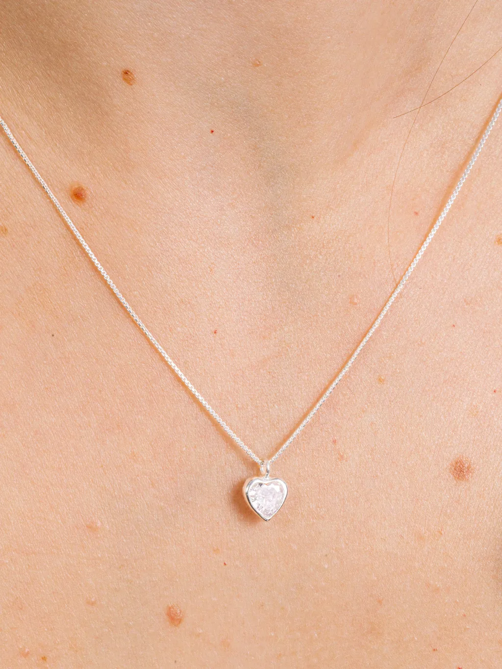Colar de Prata 925 Zircônia Coração Branco Cravação Inglesa