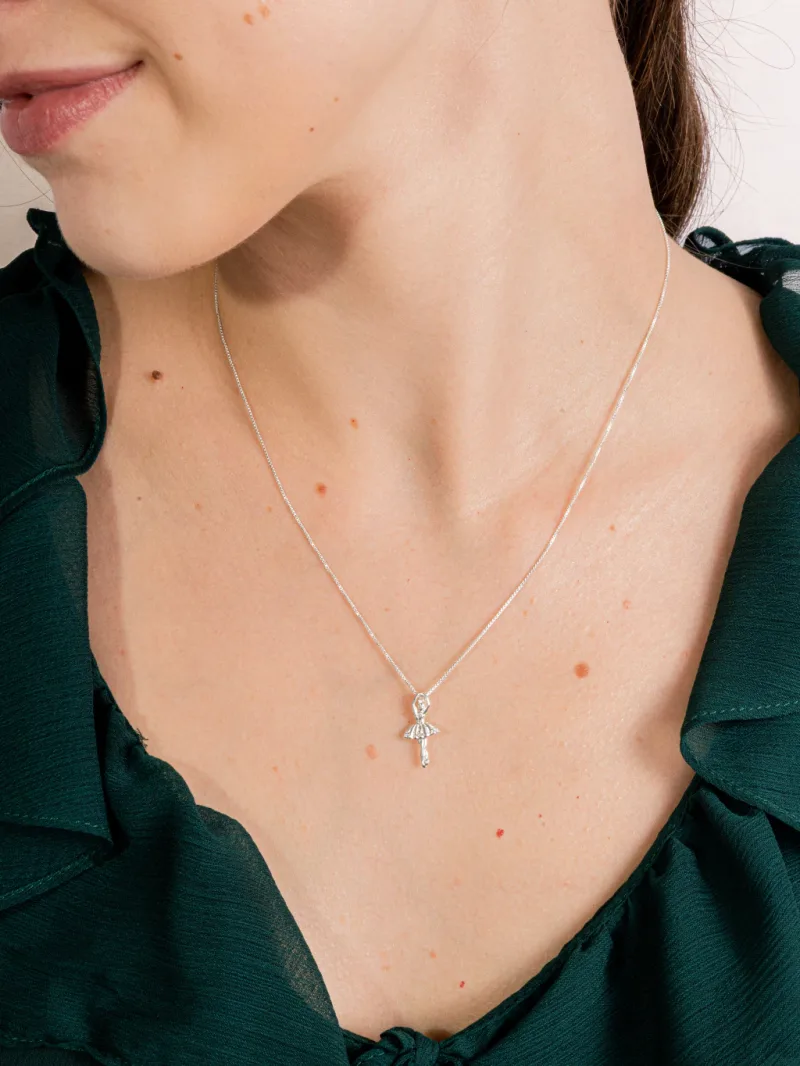Colar de Prata 925 Pingente Bailarina com Micro Zircônias
