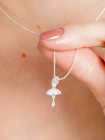 Colar de Prata 925 Pingente Bailarina com Micro Zircônias — foto 2