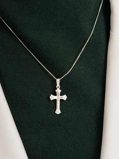 Colar de Prata 925 Crucifixo Detalhado — foto 2