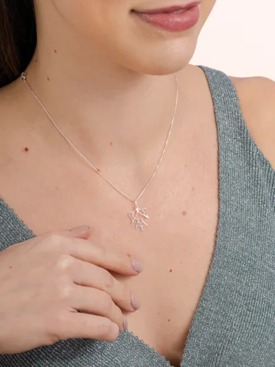 Colar de Prata 925 com Pingente Menina Minimalista — foto 1