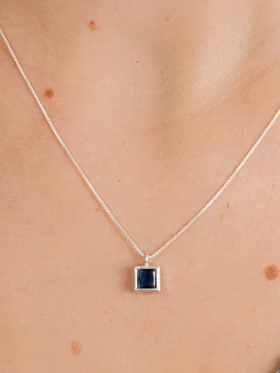 Colar de Prata 925 Zircônia Quadrada Azul Escuro Cravação Inglesa 7mm — foto 2