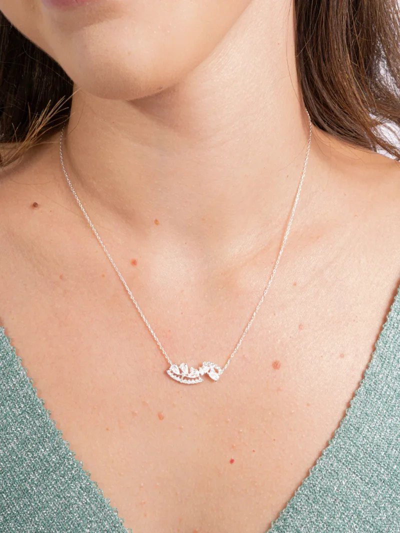 Colar de Prata 925 Elegante com Gota Cravejadas e Zircônias Brancas