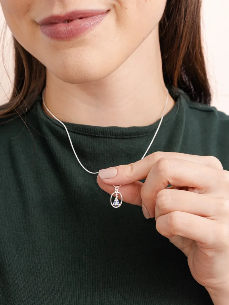 Colar de Prata 925 Nossa Senhora Oval Com Zircônias Azuis
