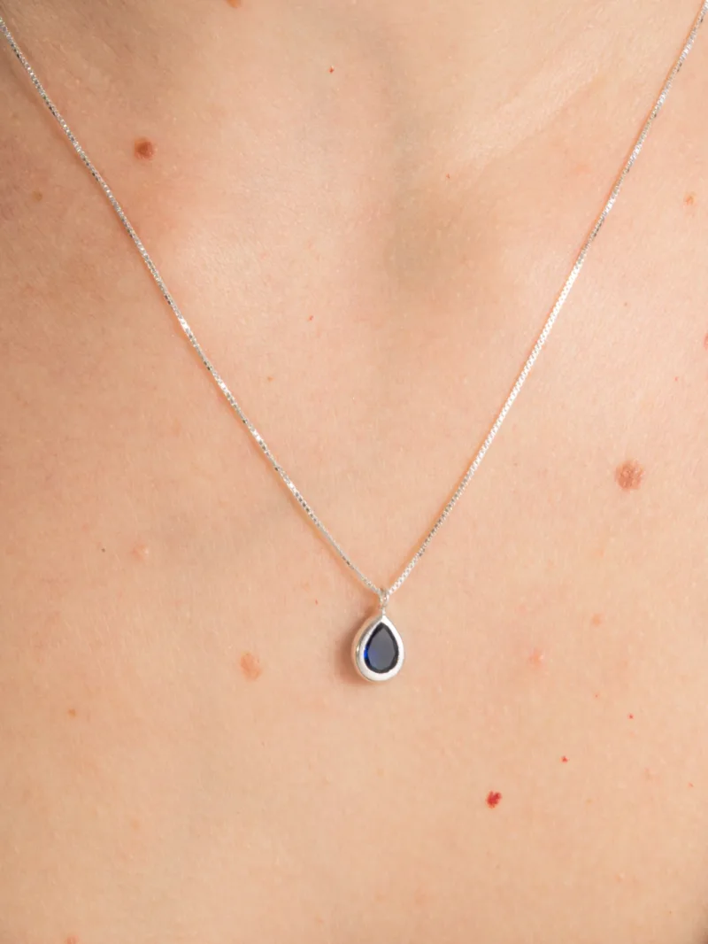 Colar de Prata 925 Zircônia Gota Azul Escuro Cravação Inglesa