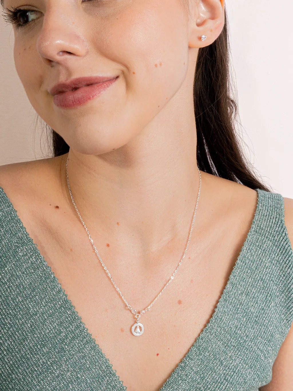 Colar de Prata 925 Pingente Nossa Senhora e Pontos De Luz