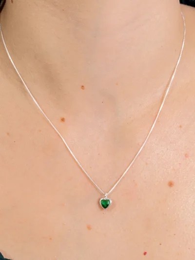 Conjunto de Prata 925 Zircônia Coração Verde Escuro Cravação Inglesa — foto 2