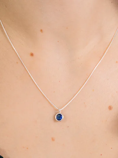 Conjunto de Prata 925 Zircônia Redonda Azul Escuro Cravação Inglesa — foto 2